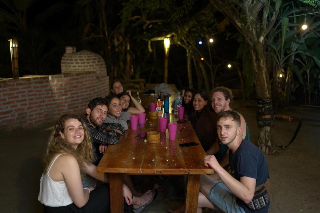 Hidden House Hostel Party Montanita Exterior photo